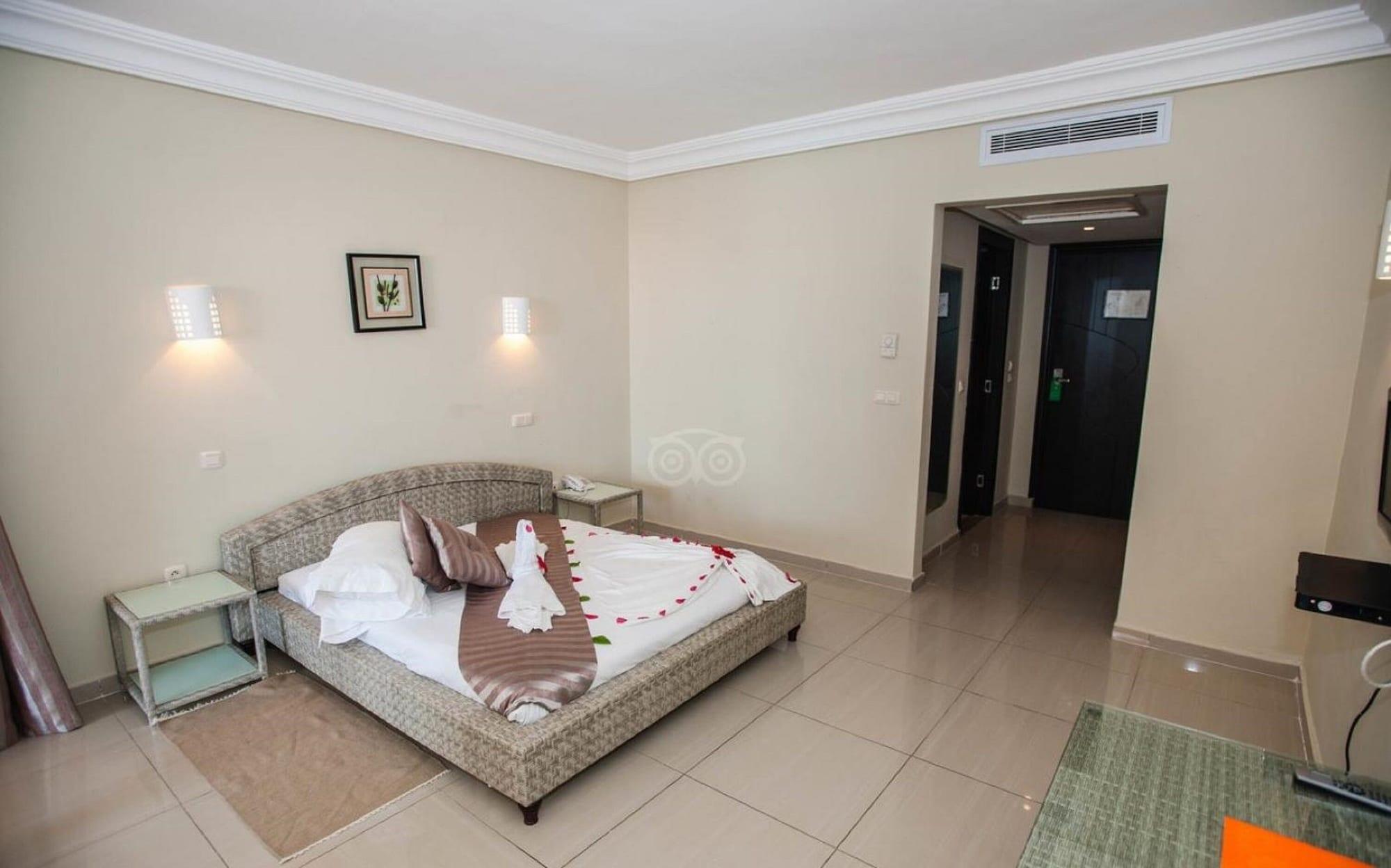 Hotel & Club Lella Meriam Зарзис Экстерьер фото