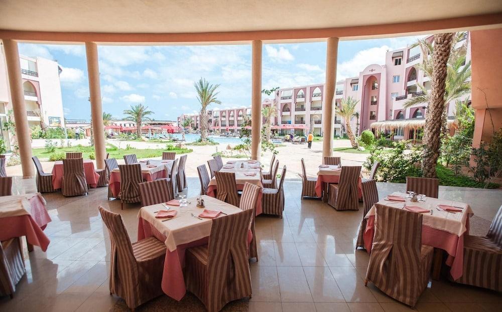 Hotel & Club Lella Meriam Зарзис Экстерьер фото