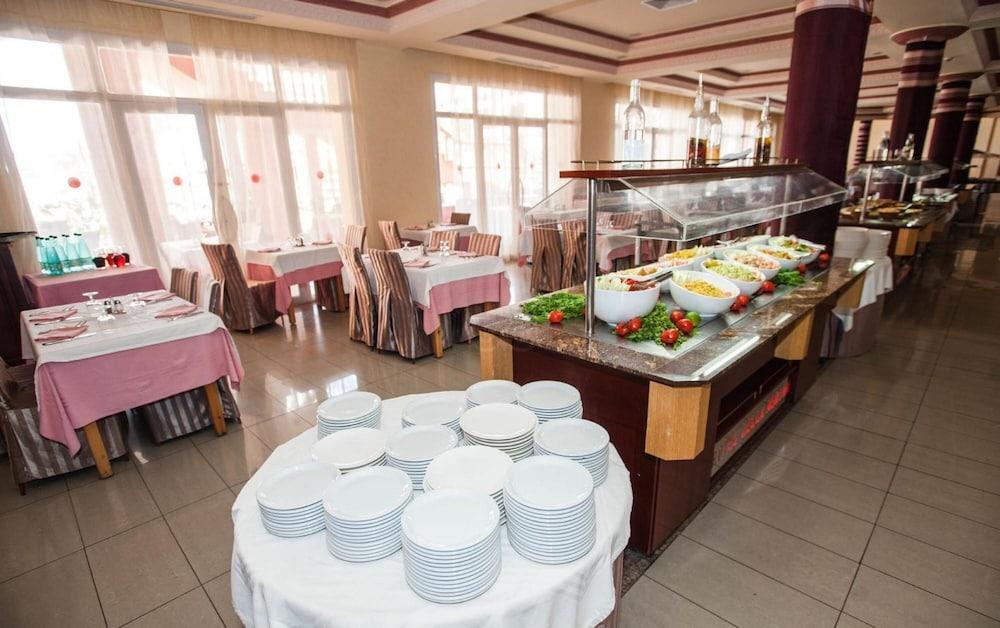 Hotel & Club Lella Meriam Зарзис Экстерьер фото
