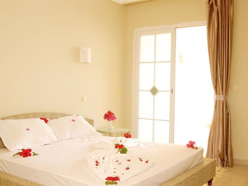 Hotel & Club Lella Meriam Зарзис Экстерьер фото
